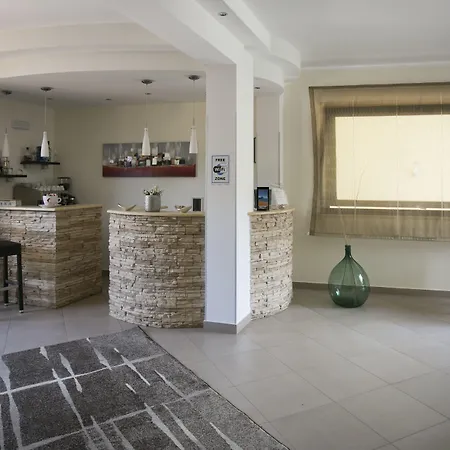 ホテル Trigrana Vacanze 2*