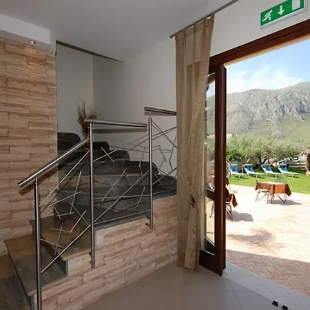 ホテル Trigrana Vacanze カステッルッツォ