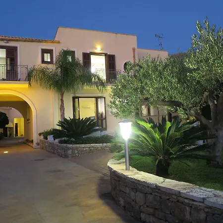 ホテル Trigrana Vacanze 2*